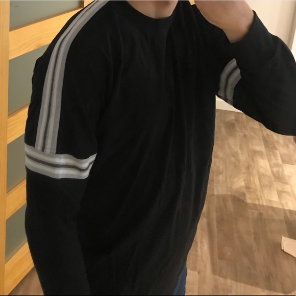 Urban Outfitters Long Sleeve - Picture 2 of 4